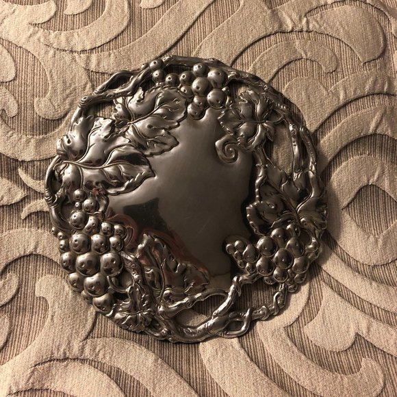 Arthur Court Other - EUC Arthur Court Grapevine 8" Footed Trivet 040640